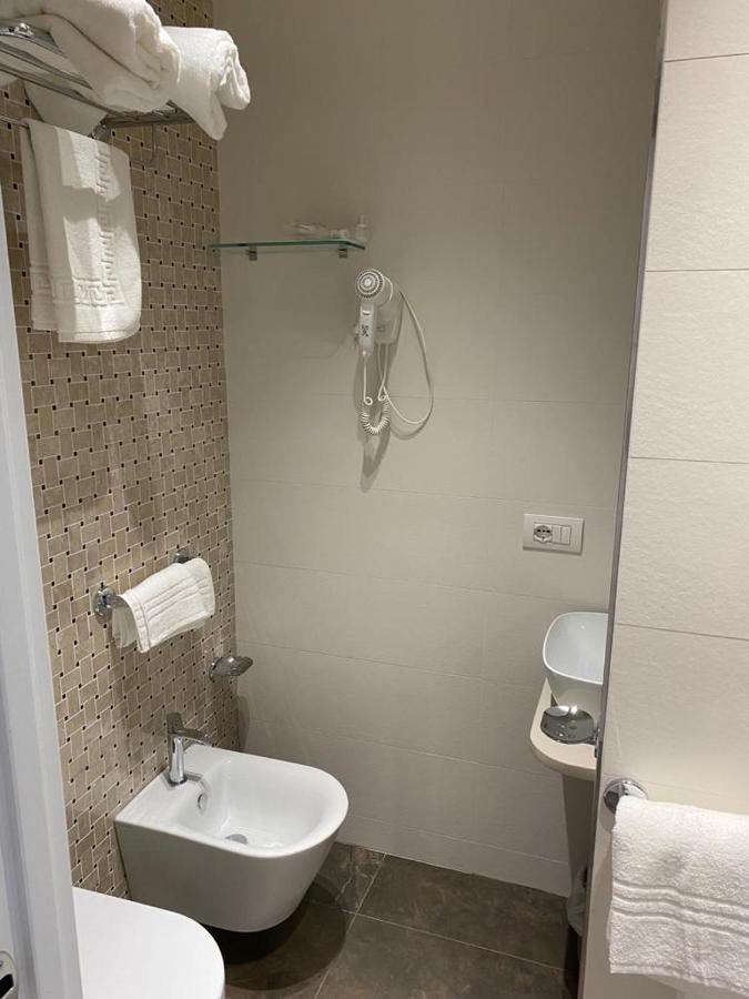 מראטיאה 4Essences Boutique Rooms מראה חיצוני תמונה